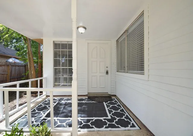 3rd image of 14139 Clear Forest Dr, Sugar Land, TX 77498 | MLS# 7070027