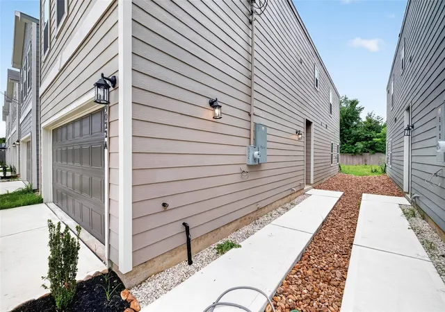 Photo 3 of Single family home for sale at 9022 Madera Rd #A, Houston, TX 77078 | MLS# 55371510 | Listing updated on 2026-09-09
