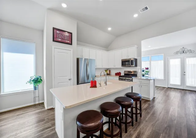 4th image of 2424 Solaris Bend Dr, Katy, TX 77493 | MLS# 76565389
