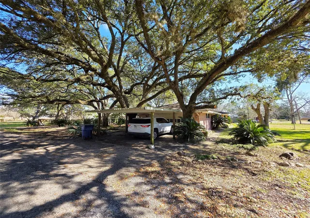 Homes for sale in Sweeny, TX | 706 Maple St, Sweeny, TX 77480 | MLS# 12470672