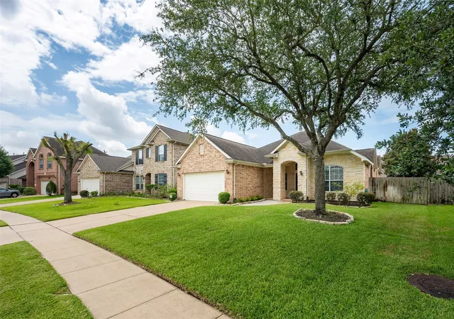 Photo 3 of Sale Pending at 13815 Normandy Ct, Sugar Land, TX 77498 | MLS# 71222853 | Listing updated on 2026-09-28