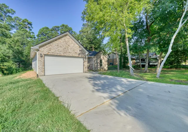 2nd image of 1112 Holly Springs, Huntsville, TX 77320 | MLS# 91220370