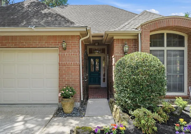 Photo 3 of Sale Pending at 3203 Hickory Brk Ln, Kingwood, TX 77345 | MLS# 51206711 | Listing updated on 2026-09-10