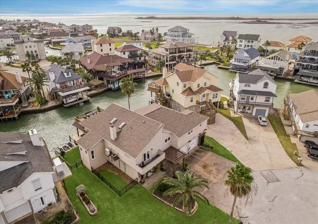 3rd image of 115 Bamaku Bnd, Galveston, TX 77554 | MLS# 58764253
