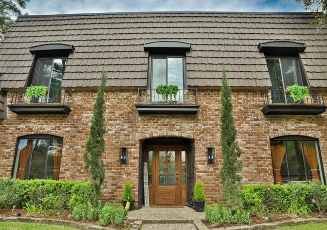 Photo 3 of Single family home for sale at 5518 Three Oaks Cir, Houston, TX 77069 | MLS# 69329772 | Listing updated on 2026-08-05