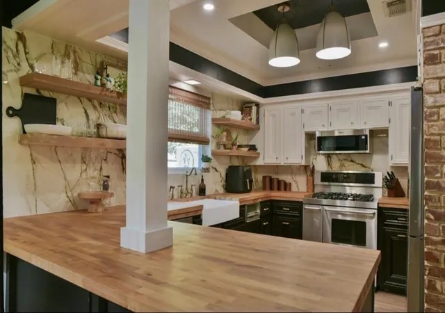 Photo 3 of Single family home for sale at 5518 Three Oaks Cir, Houston, TX 77069 | MLS# 69329772 | Listing updated on 2026-08-05