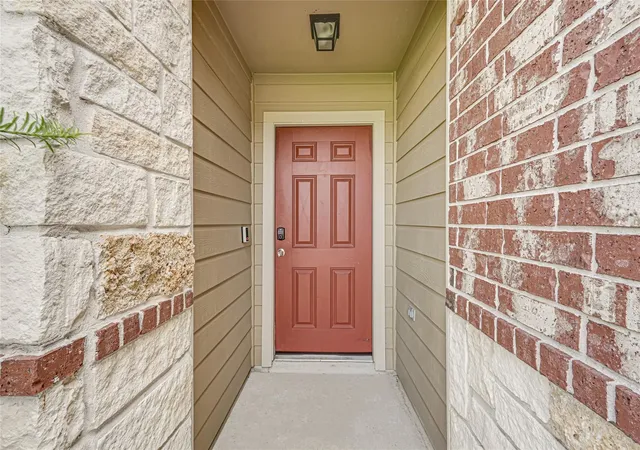 Photo 3 of Single family home for sale at 14418 Darrah Dr, Houston, TX 77090 | MLS# 15455418 | Listing updated on 2026-09-22