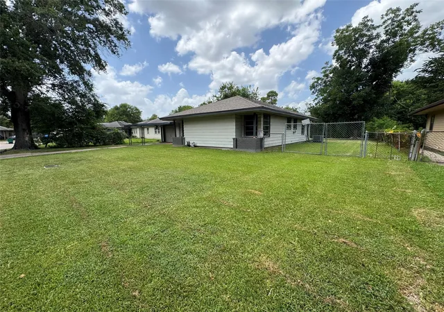 1st image of 311 Alta Vista Dr, Pasadena, TX 77502 | MLS# 27694253