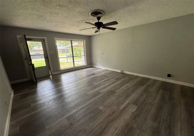 5th image of 311 Alta Vista Dr, Pasadena, TX 77502 | MLS# 27694253