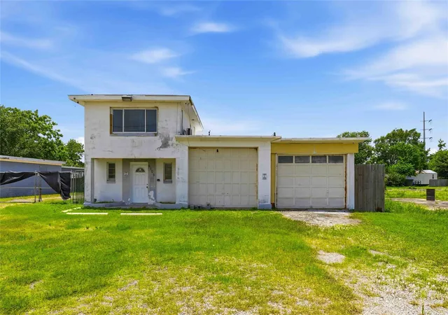2nd image of 6105 Bayway Dr, Baytown, TX 77520 | MLS# 67342644