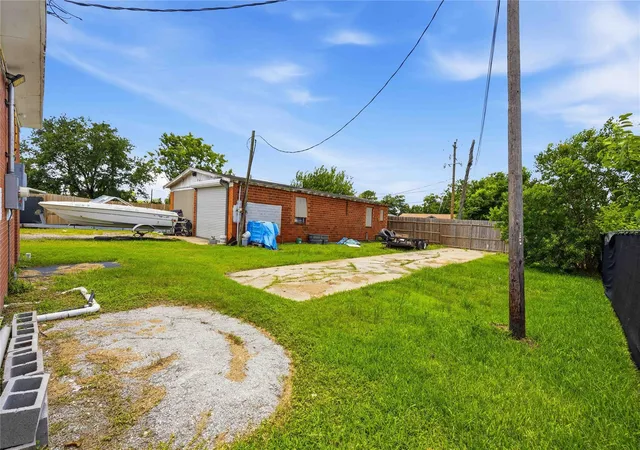 30th image of 6105 Bayway Dr, Baytown, TX 77520 | MLS# 67342644