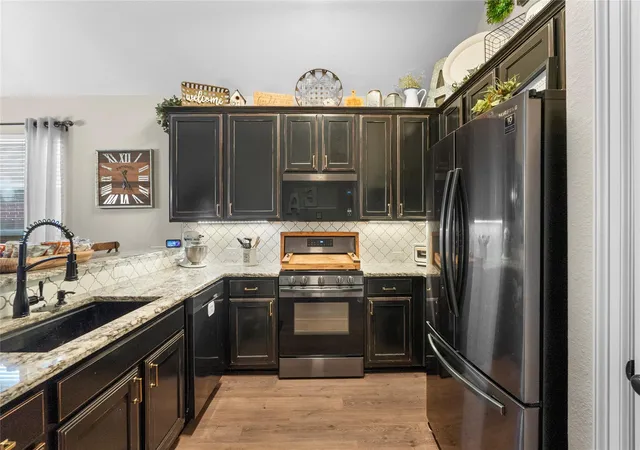 Photo 4 of Single family home for sale at 8310 Egret Bay Cir, Baytown, TX 77523 | MLS# 65218781 | Listing updated on 2026-10-22