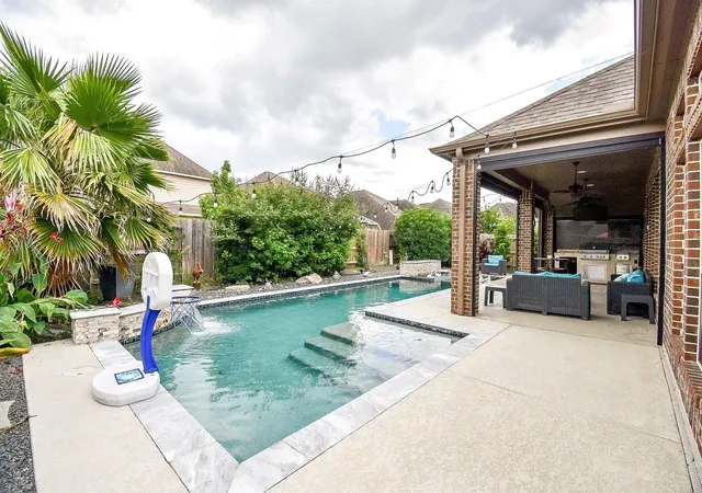 2nd image of 9214 Holloway Cliff Ln, Cypress, TX 77433 | MLS# 63284633