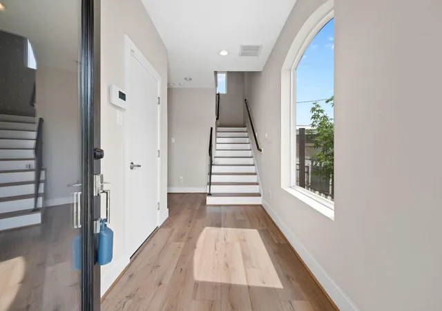 Photo 3 of Single family home for sale at 765 Grove St, Houston, TX 77020 | MLS# 64560272 | Listing updated on 2026-09-17