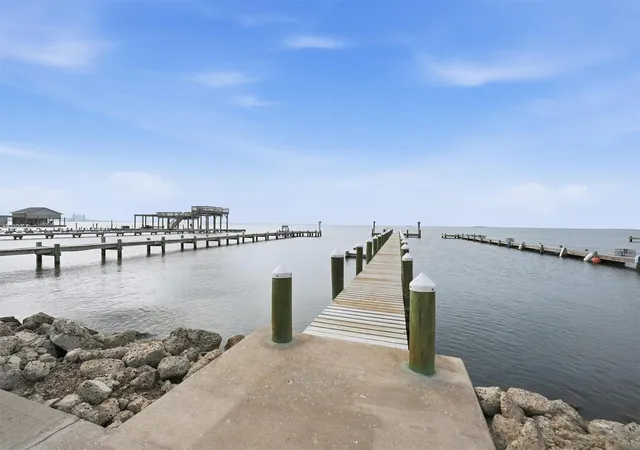 Photo 2 of Single family home for sale at 7712 Channelview Dr, Galveston, TX 77554 | MLS# 22601207 | Listing updated on 2026-09-14
