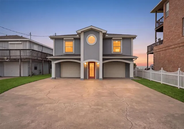 Photo 3 of Single family home for sale at 7712 Channelview Dr, Galveston, TX 77554 | MLS# 22601207 | Listing updated on 2026-09-14