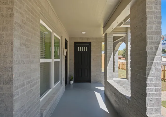 Photo 3 of Sale Pending at 902 Post Oak St, Hearne, TX 77859 | MLS# 69638093 | Listing updated on 2026-09-01
