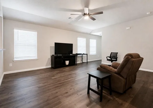 5th image of 2228 Raider Dr, Conroe, TX 77301 | MLS# 52829777