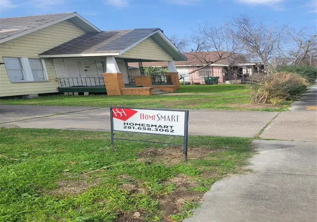 image of 2703 Cochran, Houston, TX 77009 | MLS# 38601976