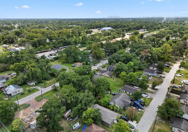 2nd image of 7339 Phillips St, Houston, TX 77088 | MLS# 49921589