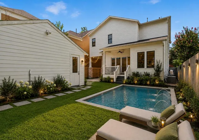 2nd image of 505 Aurora St, Houston, TX 77008 | MLS# 75412012