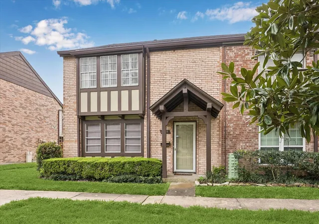1st image of 2219 Triway Ln #240, Houston, TX 77043 | MLS# 95859734