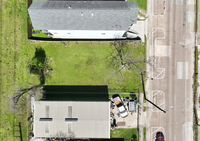 Photo 3 of Land for sale at 3011 Elysian St, Houston, TX 77009 | MLS# 37895871 | Listing updated on 2026-04-17