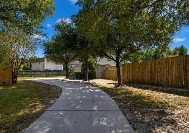 Photo 3 of Sale Pending at 26950 Armor Smith Dr, Kingwood, TX 77339 | MLS# 81793999 | Listing updated on 2026-09-16