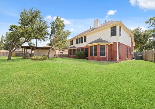 Photo 3 of Single family home for sale at 20423 Forest Dr, Spring, TX 77388 | MLS# 9216210 | Listing updated on 2026-09-21
