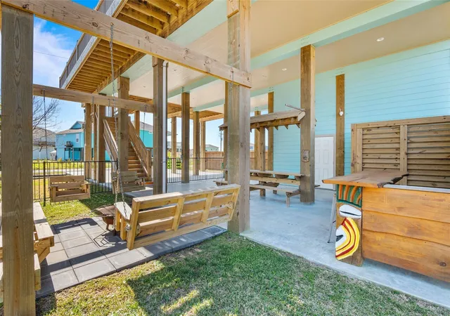 Homes for sale in Crystal Beach, TX | 2565 Palm Dr, Crystal Beach, TX 77650 | MLS# 57565463