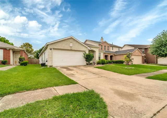 Photo 2 of Single family home for sale at 8523 Ashford Green Ln, Houston, TX 77072 | MLS# 74319290 | Listing updated on 2026-06-06