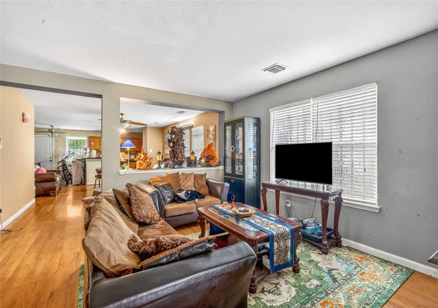 Photo 3 of Single family home for sale at 8523 Ashford Green Ln, Houston, TX 77072 | MLS# 74319290 | Listing updated on 2026-06-06