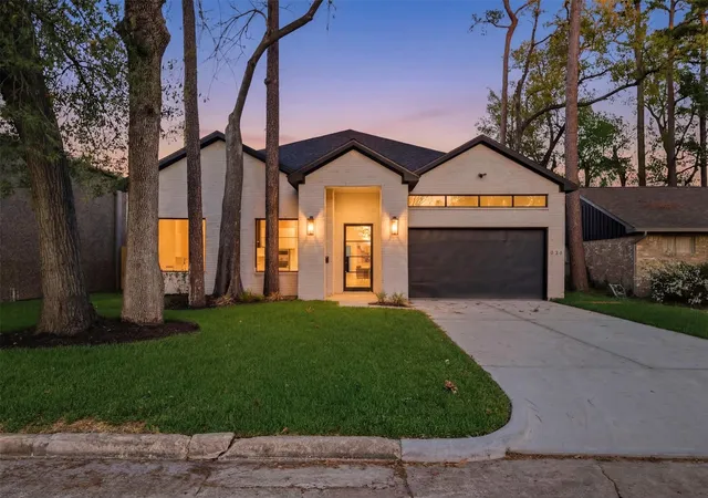 1st image of 934 Autumn Oaks Dr, Houston, TX 77079 | MLS# 18634726