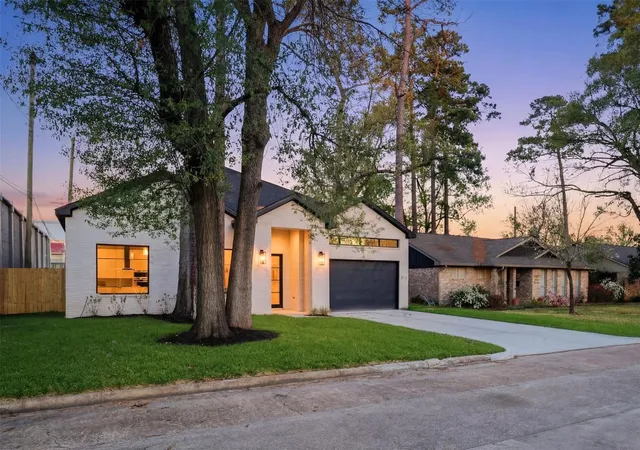 2nd image of 934 Autumn Oaks Dr, Houston, TX 77079 | MLS# 18634726