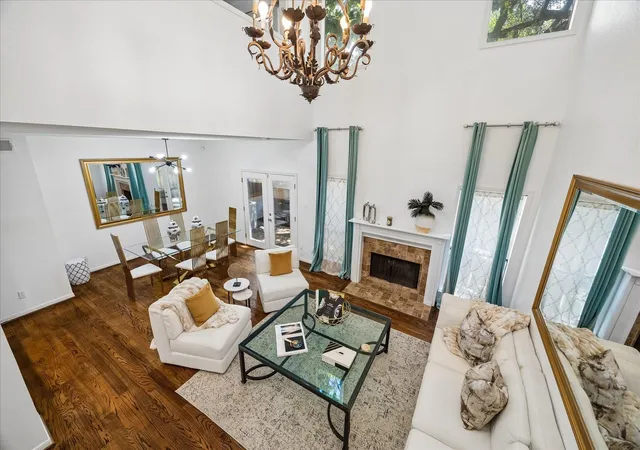 3rd image of 2555 Bering Dr #1, Houston, TX 77057 | MLS# 87199068