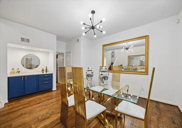 4th image of 2555 Bering Dr #1, Houston, TX 77057 | MLS# 87199068