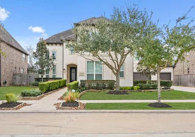 Photo 2 of Sale Pending at 9502 Plaza Ter Dr, Missouri City, TX 77459 | MLS# 23905995 | Listing updated on 2026-09-16