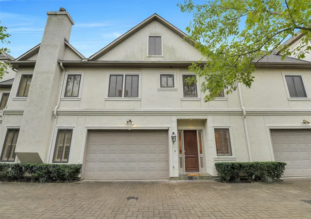 Photo 1 of Sale Pending at 2121 Potomac Dr #B, Houston, TX 77057 | MLS# 32320413 | Listing updated on 2026-10-05