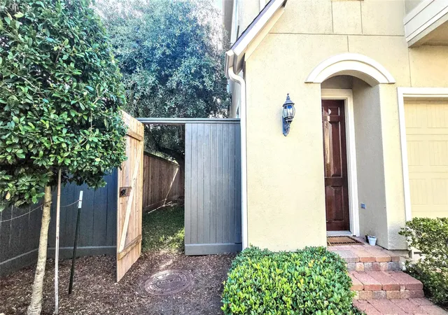Photo 4 of Single family home for sale at 2203 Hilshire Ter Ct, Houston, TX 77080 | MLS# 76454331 | Listing updated on 2026-09-23