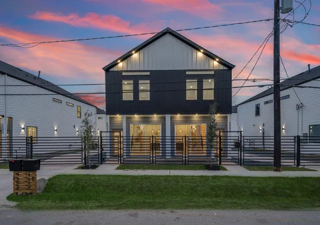 33rd image of 4607 Bricker St #A B C, Houston, TX 77051 | MLS# 64428104
