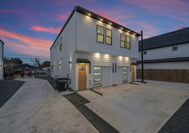 5th image of 4607 Bricker St, Houston, TX 77051