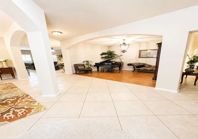 4th image of 11819 Misty Peak Ln, Humble, TX 77346 | MLS# 7064751