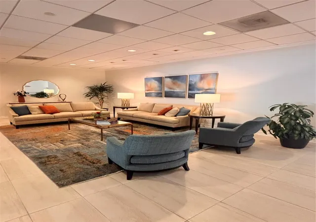 Photo 3 of Condo for sale at 1111 Bering Dr #1205, Houston, TX 77057 | MLS# 54624914 | Listing updated on 2026-08-28