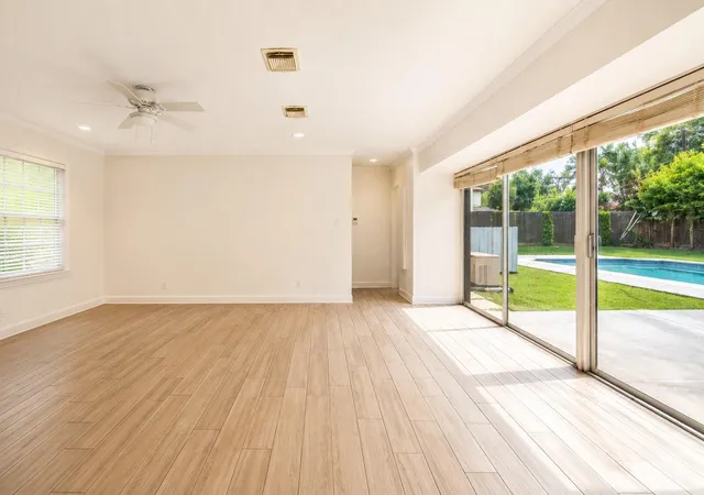 Photo 4 of Single family home for sale at 5666 Willers Way, Houston, TX 77056 | MLS# 21782136 | Listing updated on 2026-09-16