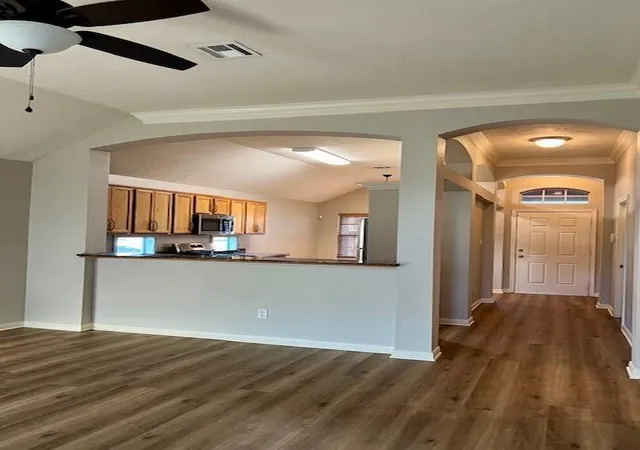 4th image of 1707 Weaver St, Brenham, TX 77833 | MLS# 47634824