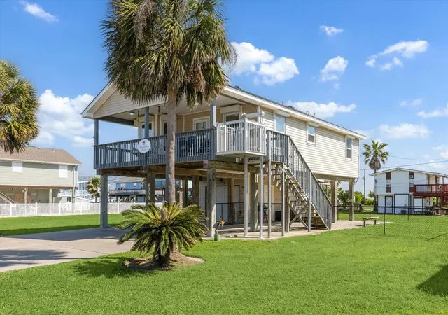 Photo 2 of Single family home for sale at 4003 Reeves Dr, Galveston, TX 77554 | MLS# 34981276 | Listing updated on 2026-07-03