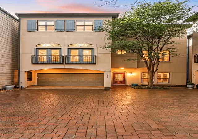 1st image of 1918 W Bell St, Houston, TX 77019 | MLS# 21598653