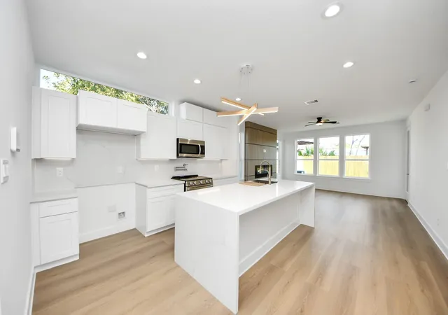 Photo 4 of Single family home for sale at 5720 Horton St, Houston, TX 77026 | MLS# 22684616 | Listing updated on 2026-07-08