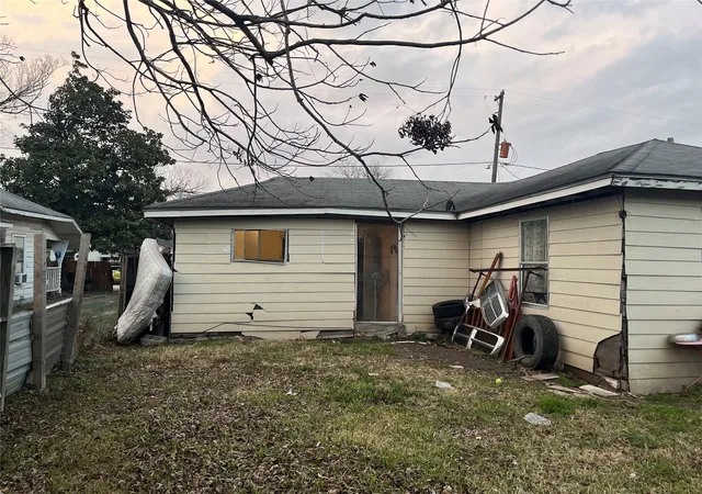 1st image of 8016 Munn St, Houston, TX 77029 | MLS# 76100155