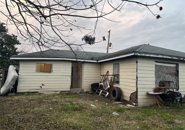 2nd image of 8016 Munn St, Houston, TX 77029 | MLS# 76100155